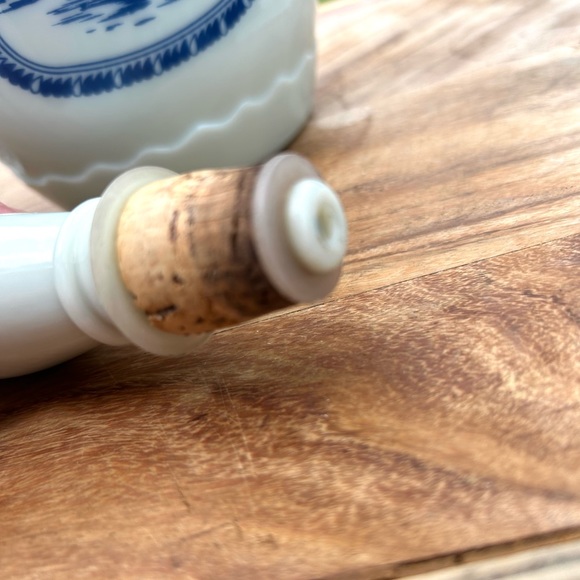 Vintage MCM Jim Beam 1963 Delft Blue Dutch Ship Windmill Decanter - Picture 4 of 10